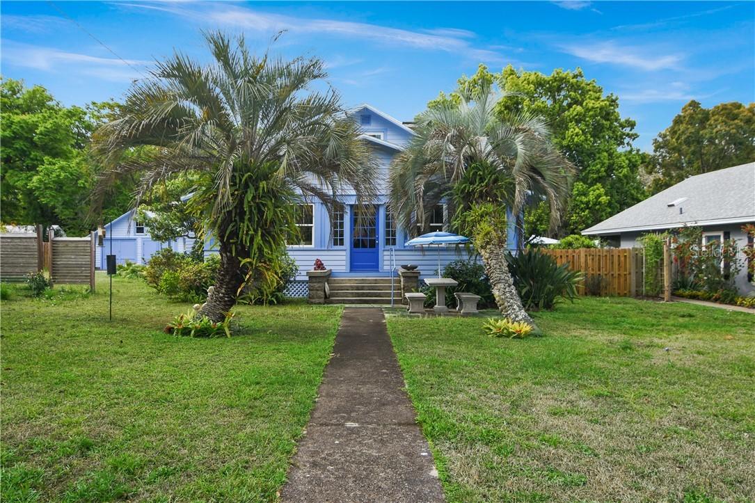 448 E 7th Ave., Mount Dora, FL 32757