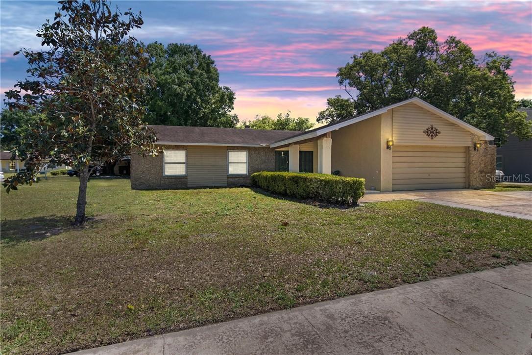 702 Stinnett Dr., Ocoee, FL 34761