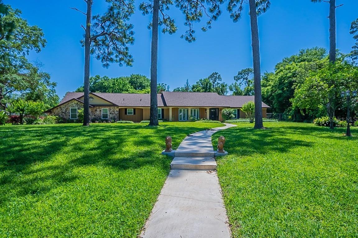 1230 Roxboro Rd., Longwood, FL 32750