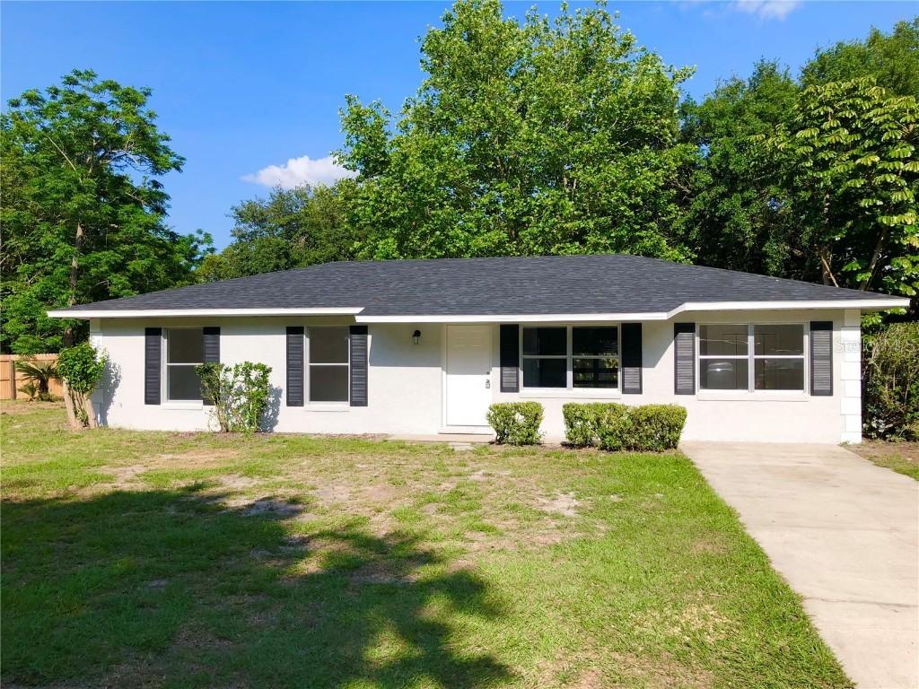 1299 Cedar Ave., Tavares, FL 32778