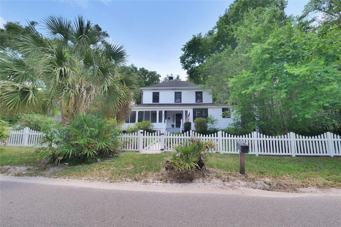 28 Hillcrest Dr., Oviedo, FL 32765
