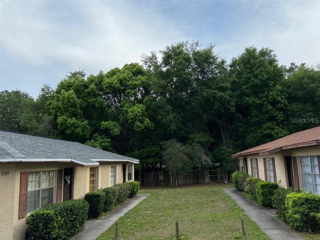 1711 Birchwood Cir., Leesburg, FL 34748