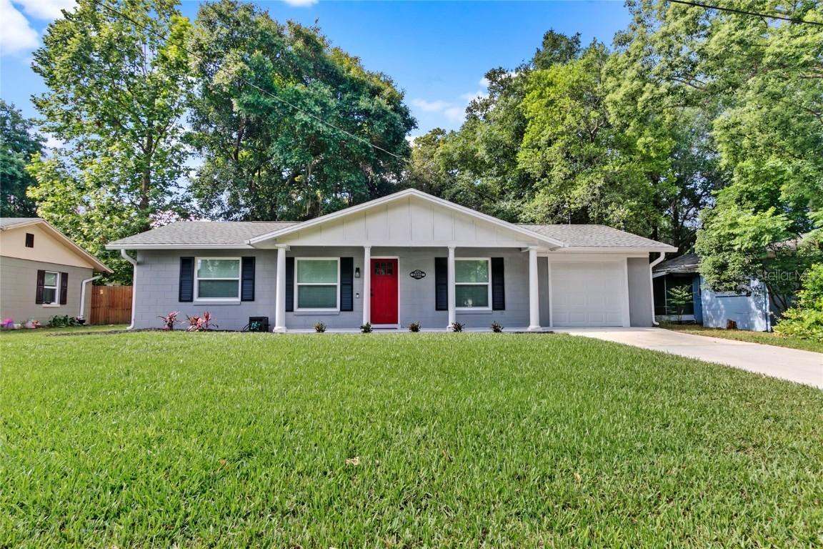 210 E 12th Ave., Mount Dora, FL 32757