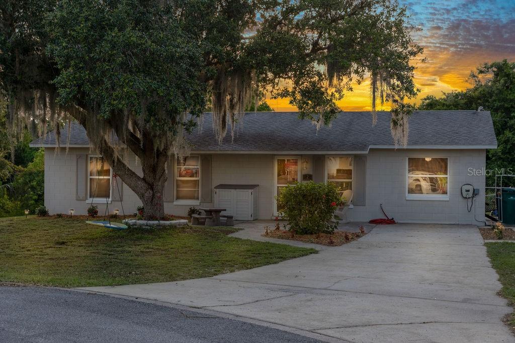 2 Sun Country Ct., Eustis, FL 32726