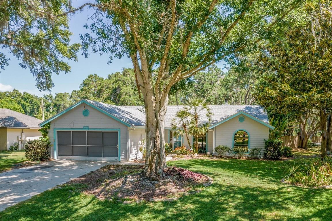 2750 Bayview Dr., Eustis, FL 32726