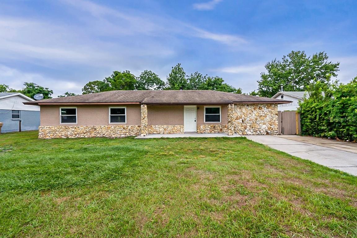 1096 Vincent Dr., Mount Dora, FL 32757