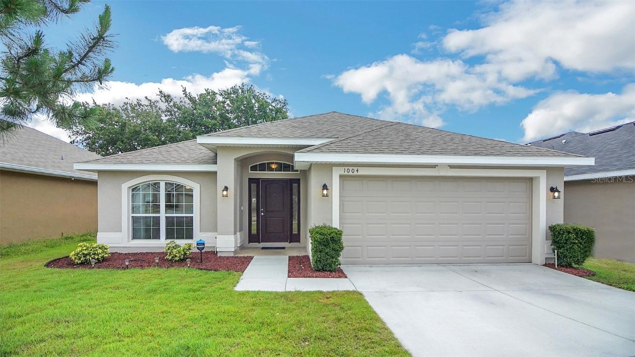 1004 Kellogg Dr., Tavares, FL 32778