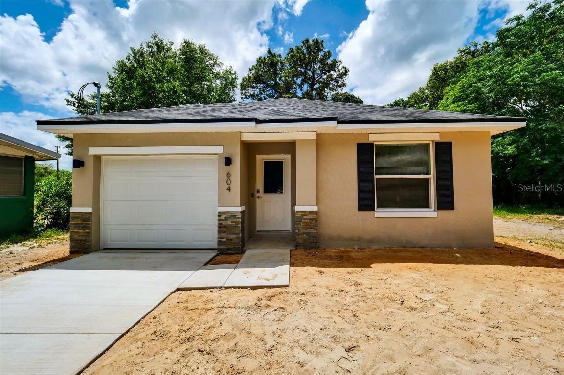 604 Pinkney St., Eustis, FL 32726