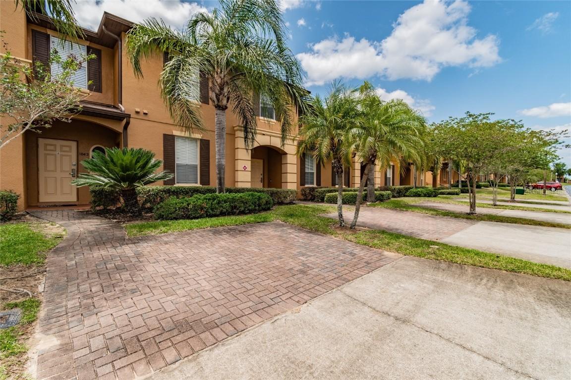 1042 Calabria Ave, Davenport, FL 33897