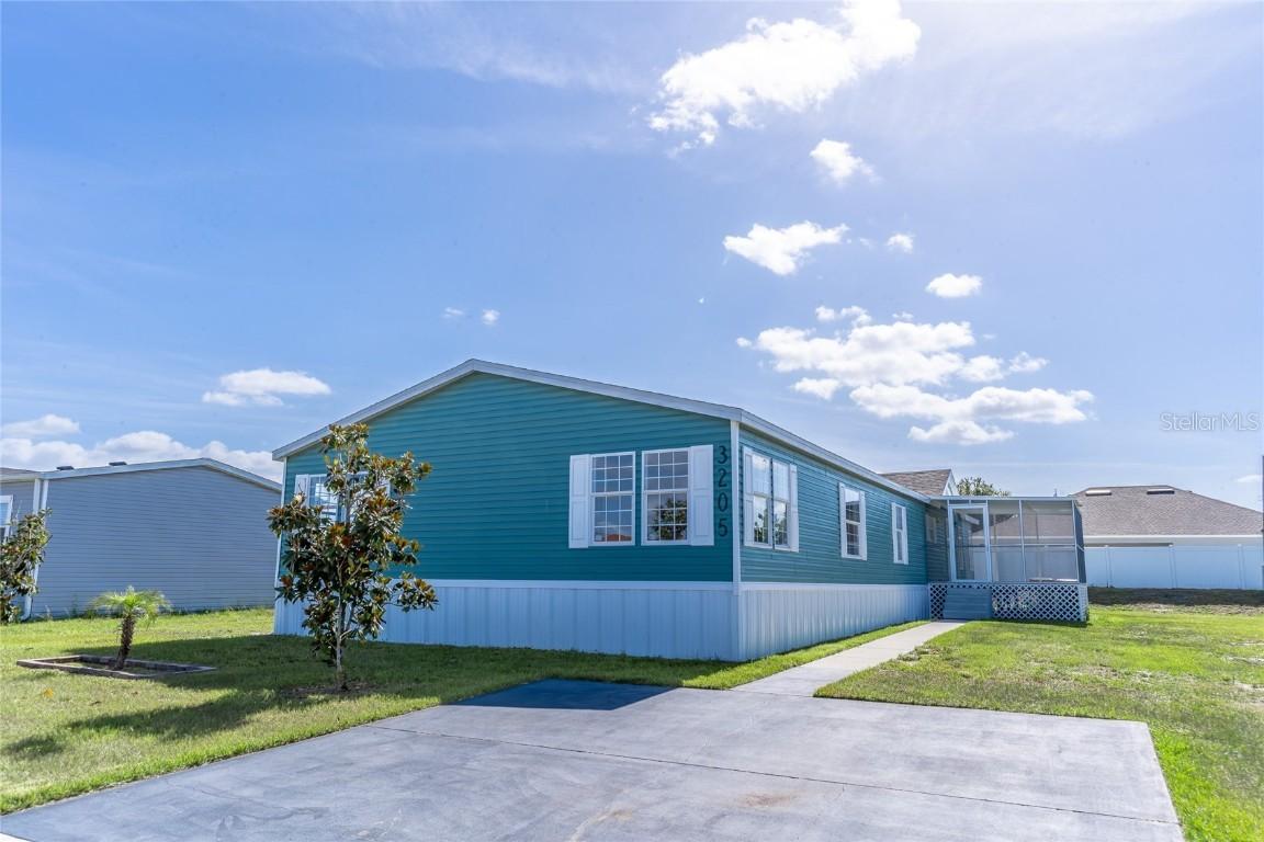 3205 Silver Lake Ct., Kissimmee, FL 34744