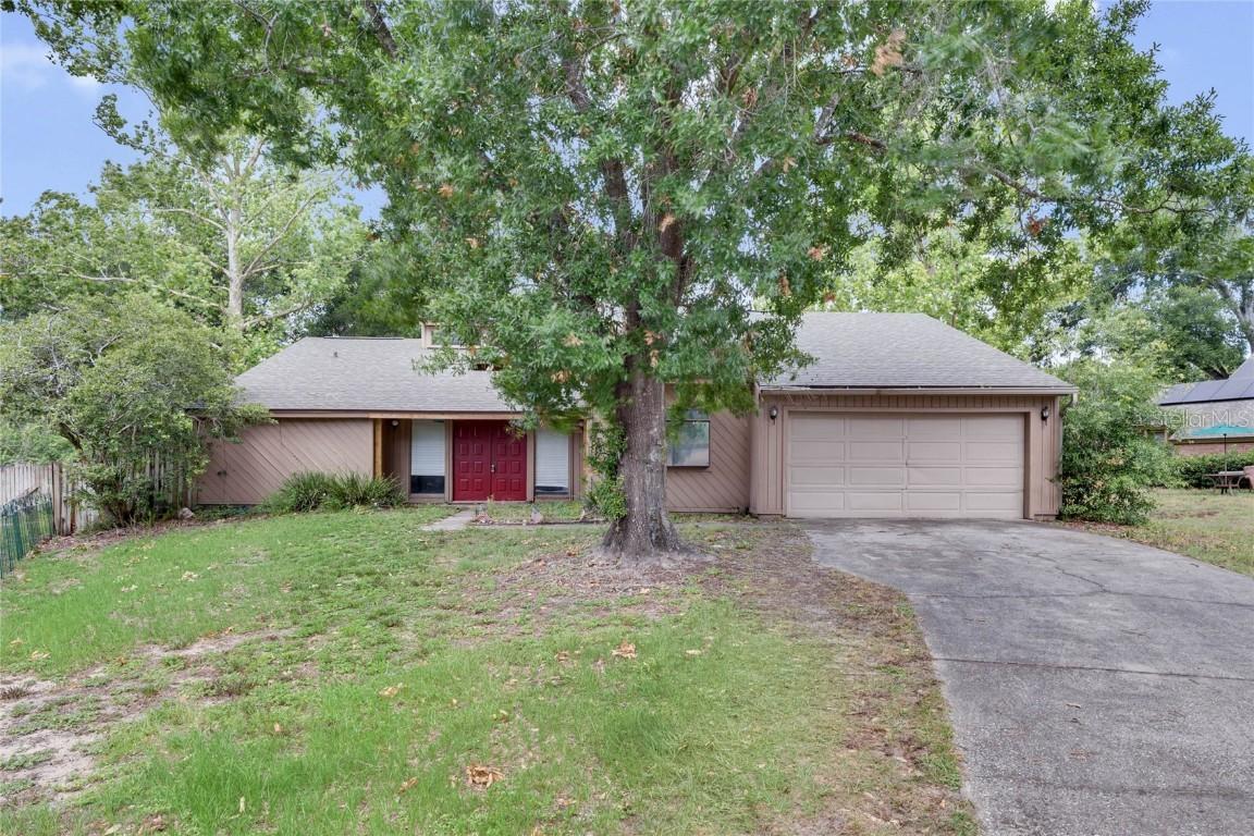 977 Windsong Ct., Apopka, FL 32703