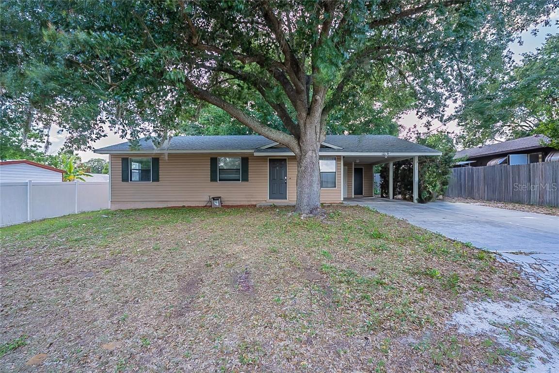 725 Virginia Ave., Tavares, FL 32778