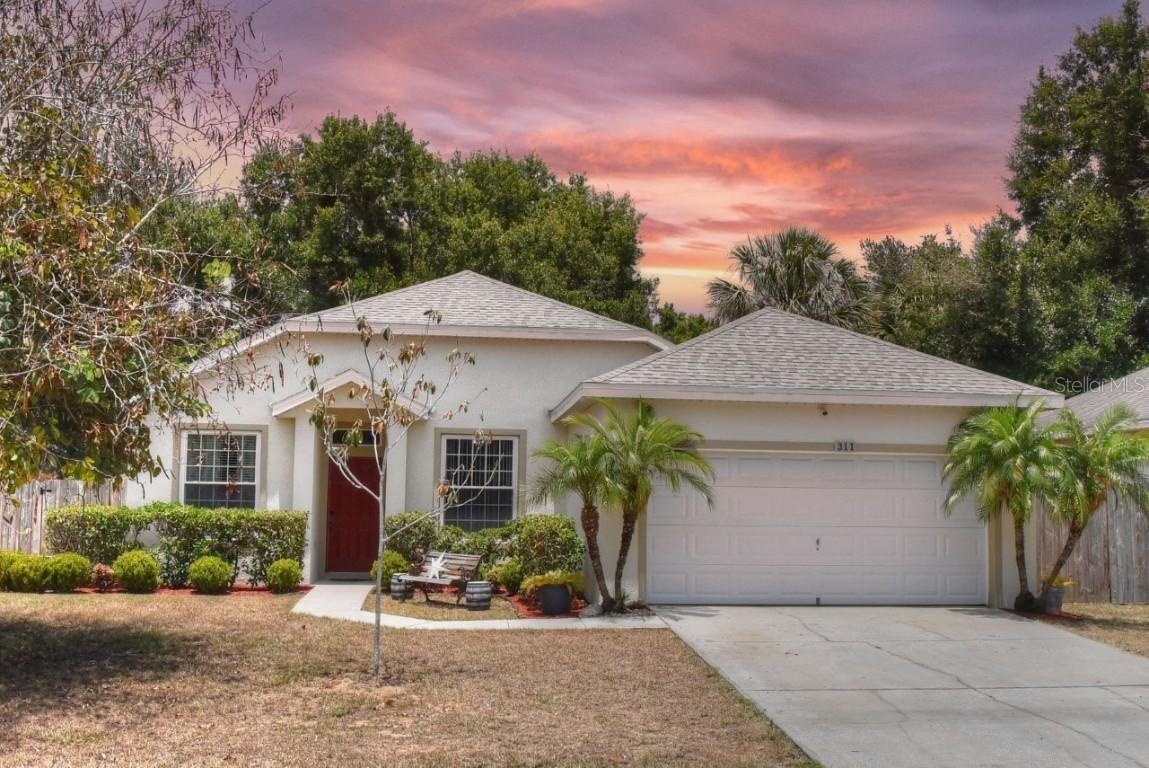 311 Bluff Pass Dr., Eustis, FL 32726