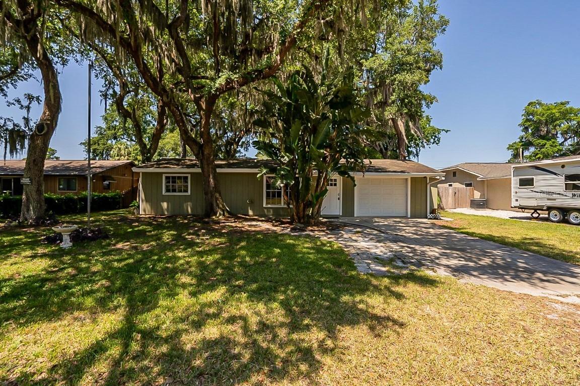 1724 Pine Tree Dr., Edgewater, FL 32132