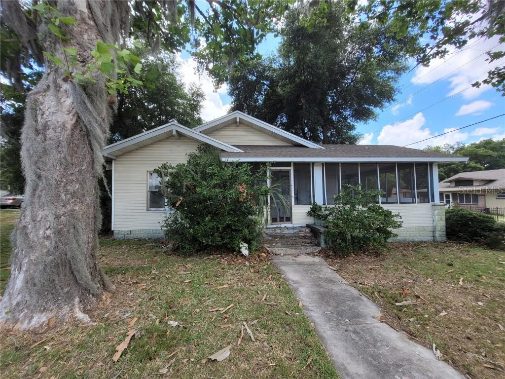 211 Perkins St., Leesburg, FL 34748