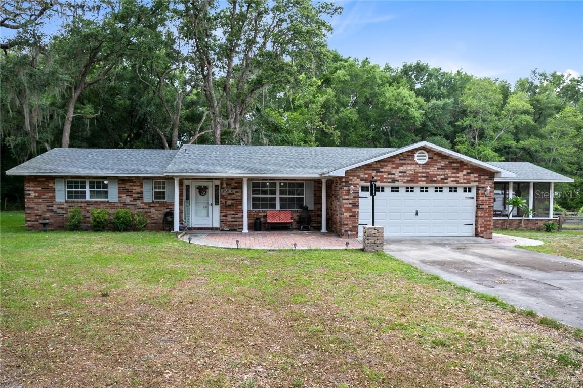 35933 Clear Lake Cir., Eustis, FL 32736