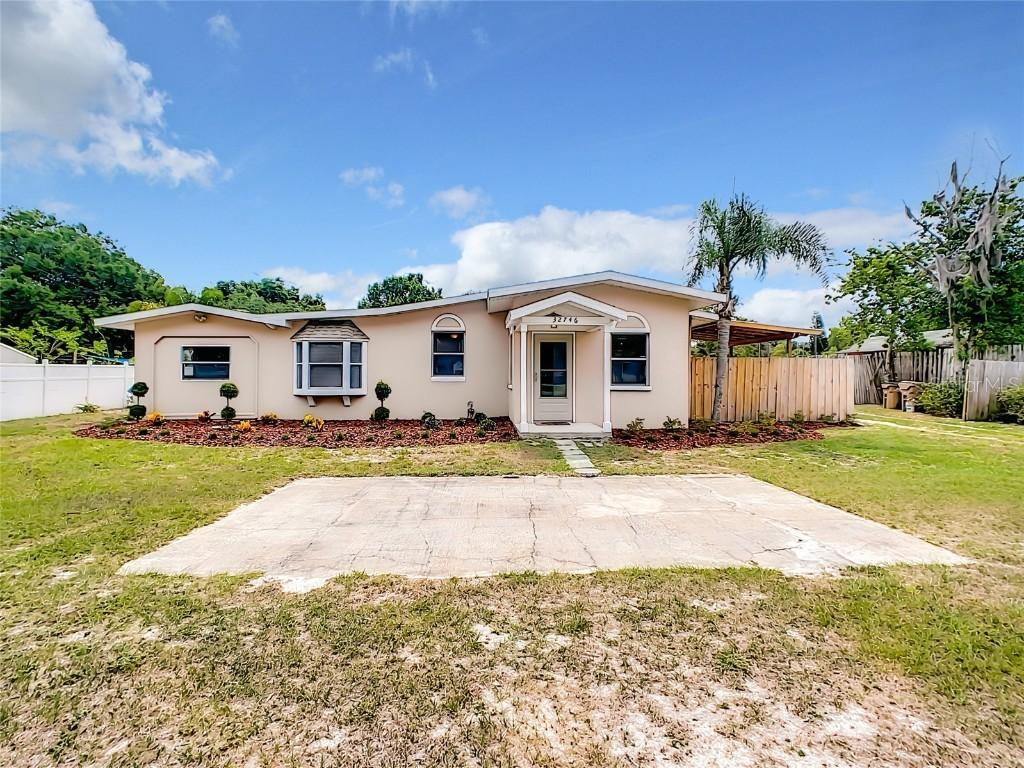 32746 Lake Eustis Dr, Tavares, FL 32778