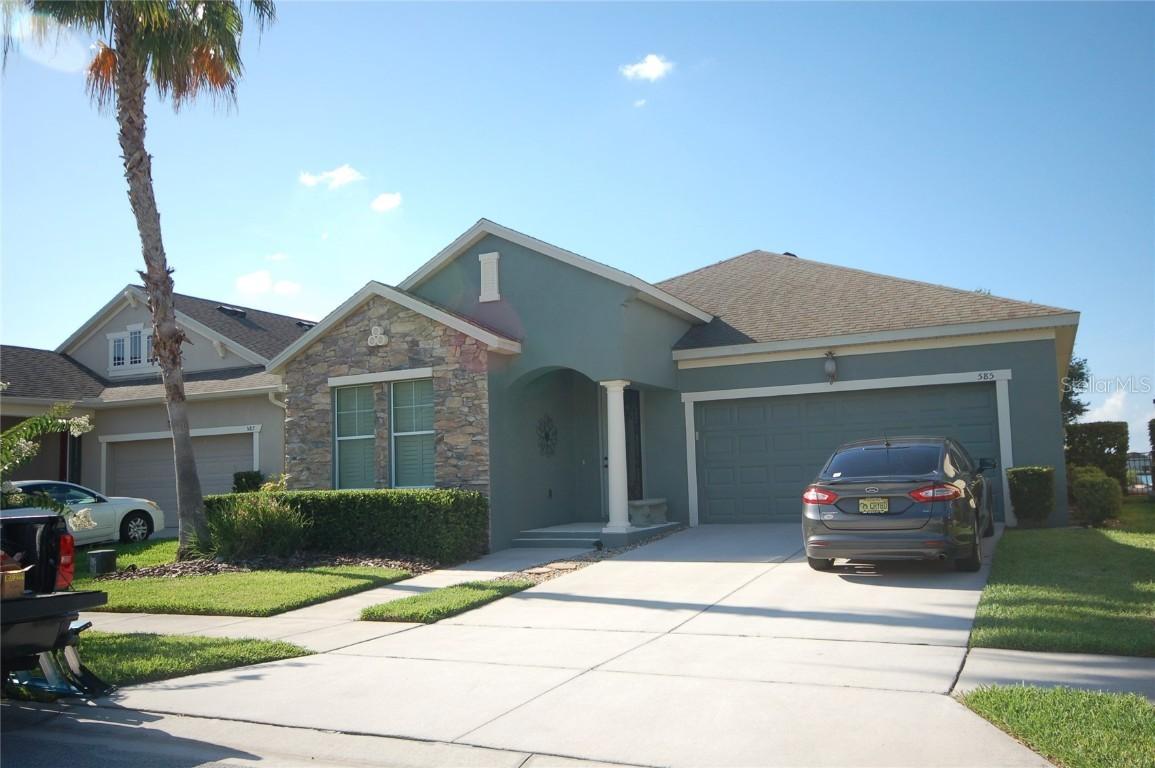 585 Juniper Springs Dr, Groveland, FL 34736