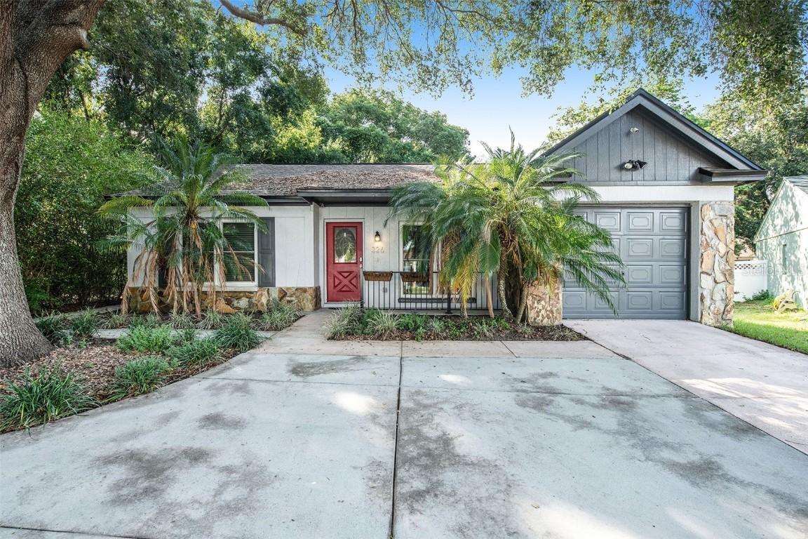 226 Regal Park Dr., Valrico, FL 33594