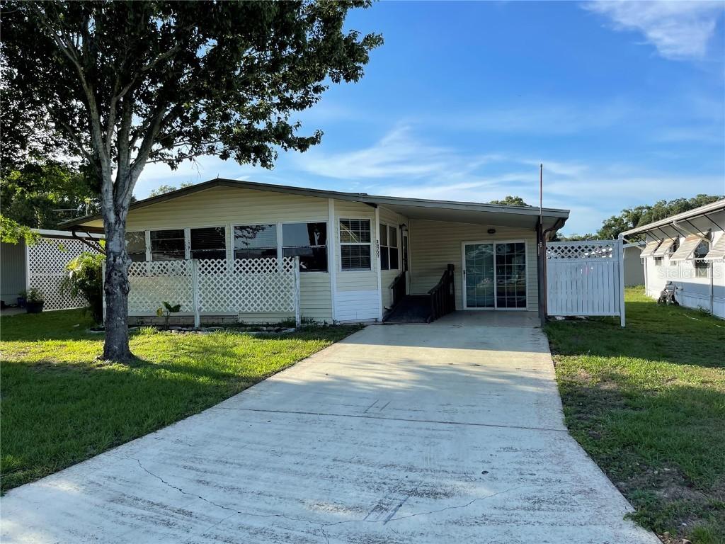 38727 Vulcan Cir., Zephyrhills, FL 33542