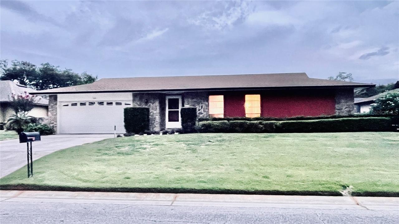 205 W Cumberland Cir., Longwood, FL 32779