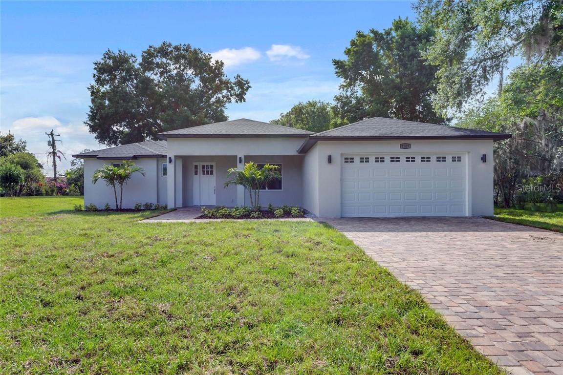 2909 Rustwood Ln., Eustis, FL 32726