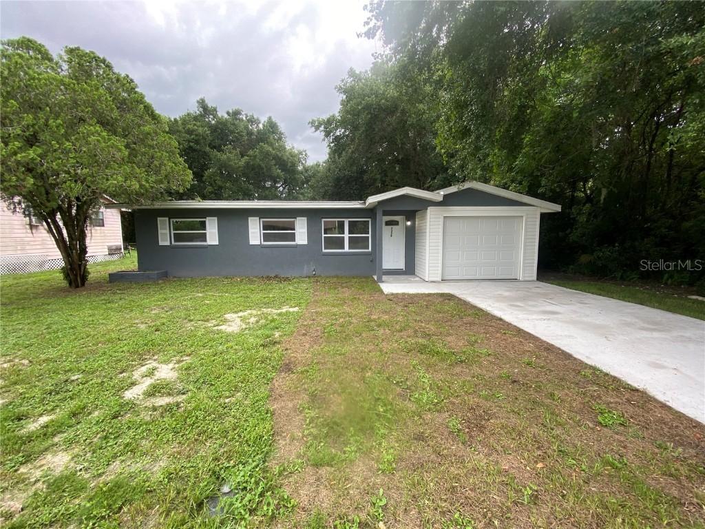 1339 E Jackson Ave., Mount Dora, FL 32757