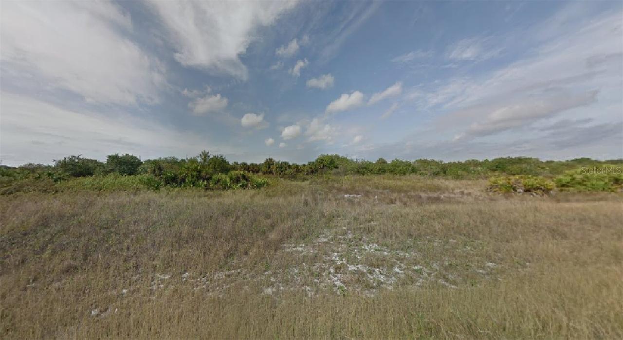 528 Lone Star Ln., Lehigh Acres, FL 33974