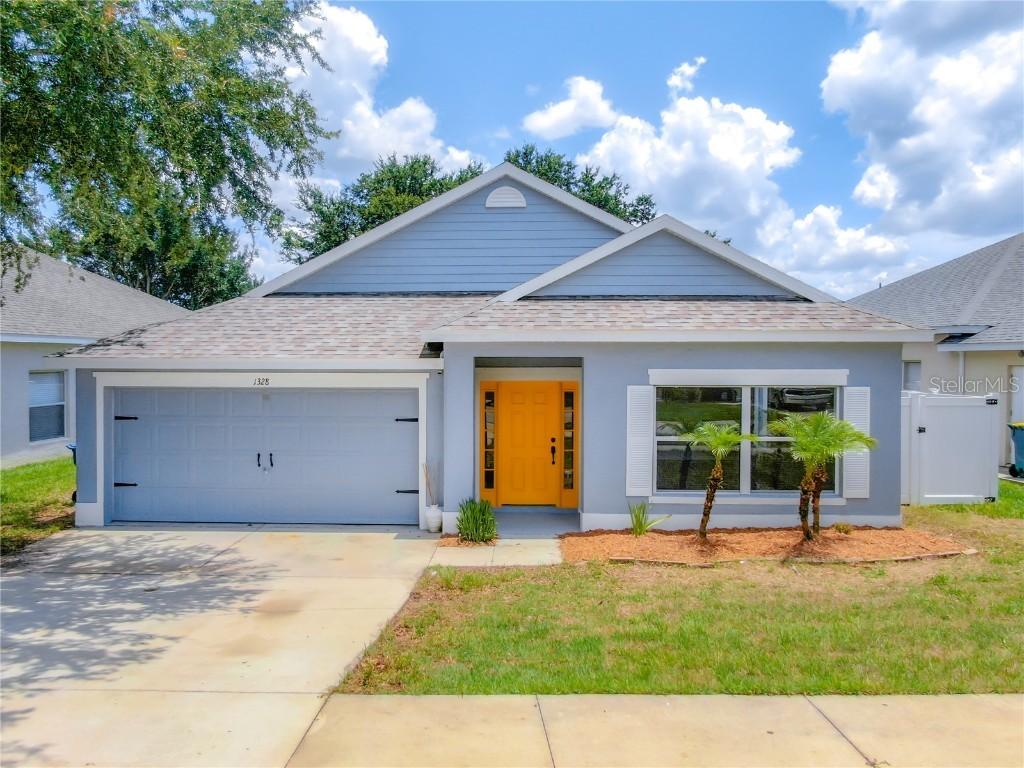 1328 Kellogg Dr., Tavares, FL 32778