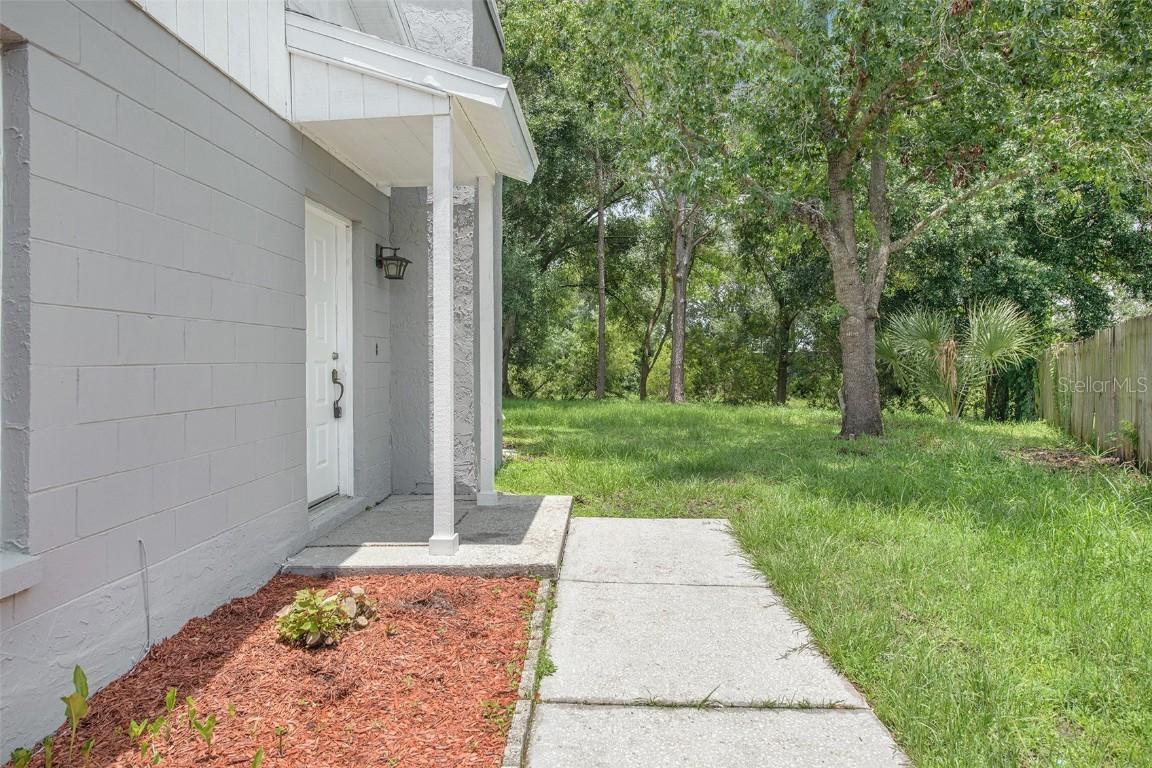1219 Mohrlake Dr., Brandon, FL 33511