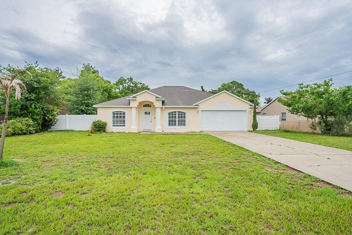 2001 W Prairie Cir., Deltona, FL 32725