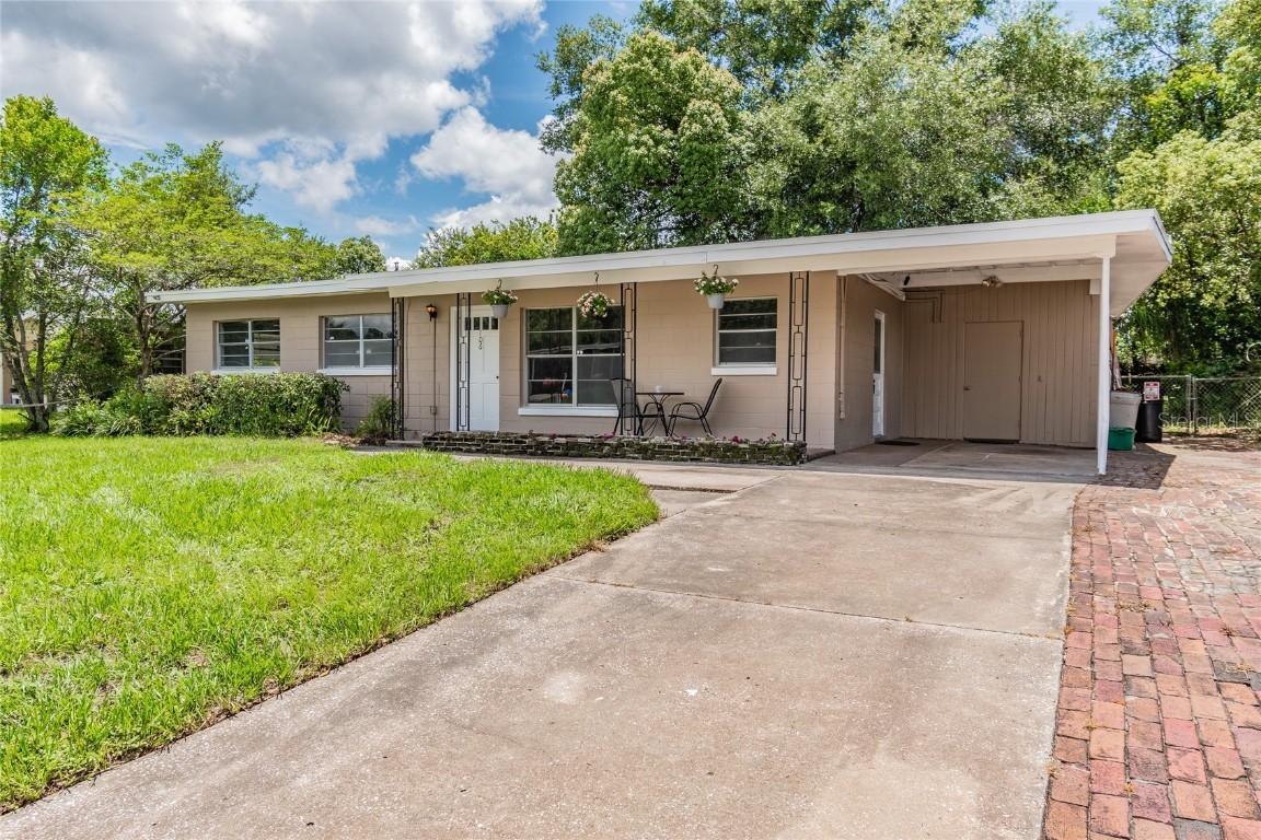 106 Oakland Ave., Sanford, FL 32773