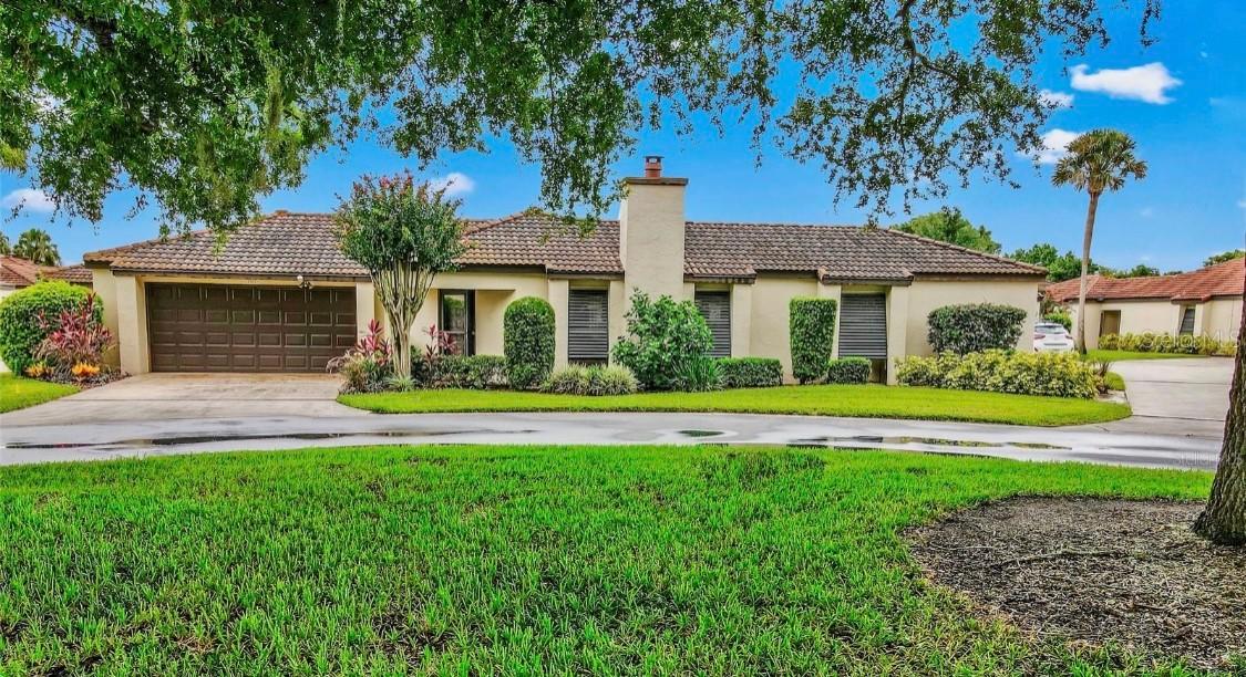 1913 Oak Cir. #13B, Tavares, FL 32778