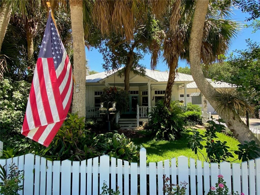 807 E 1st Ave., New Smyrna Beach, FL 32169