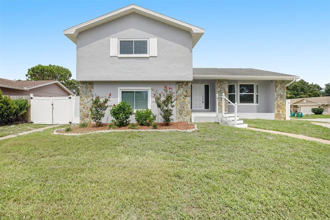 12021 93rd St., Largo, FL 33773