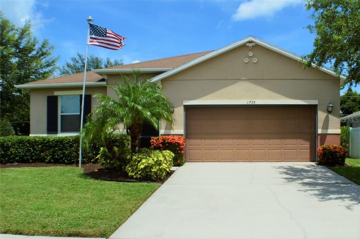 1755 College Park Dr., Tavares, FL 32778