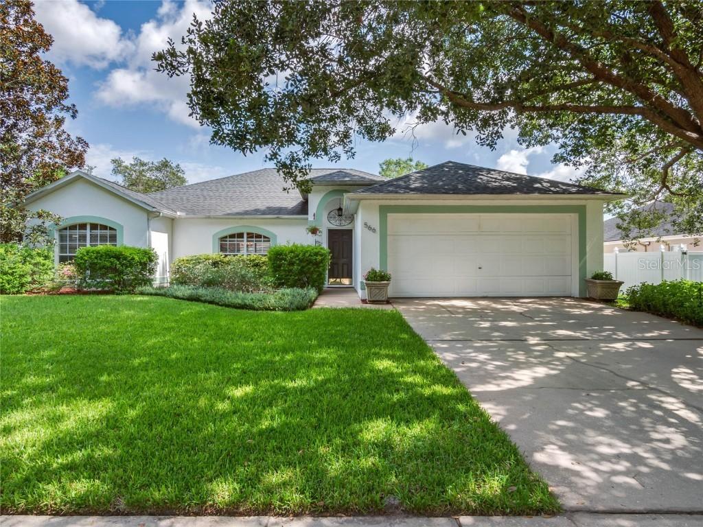 566 W Artesia St., Oviedo, FL 32765