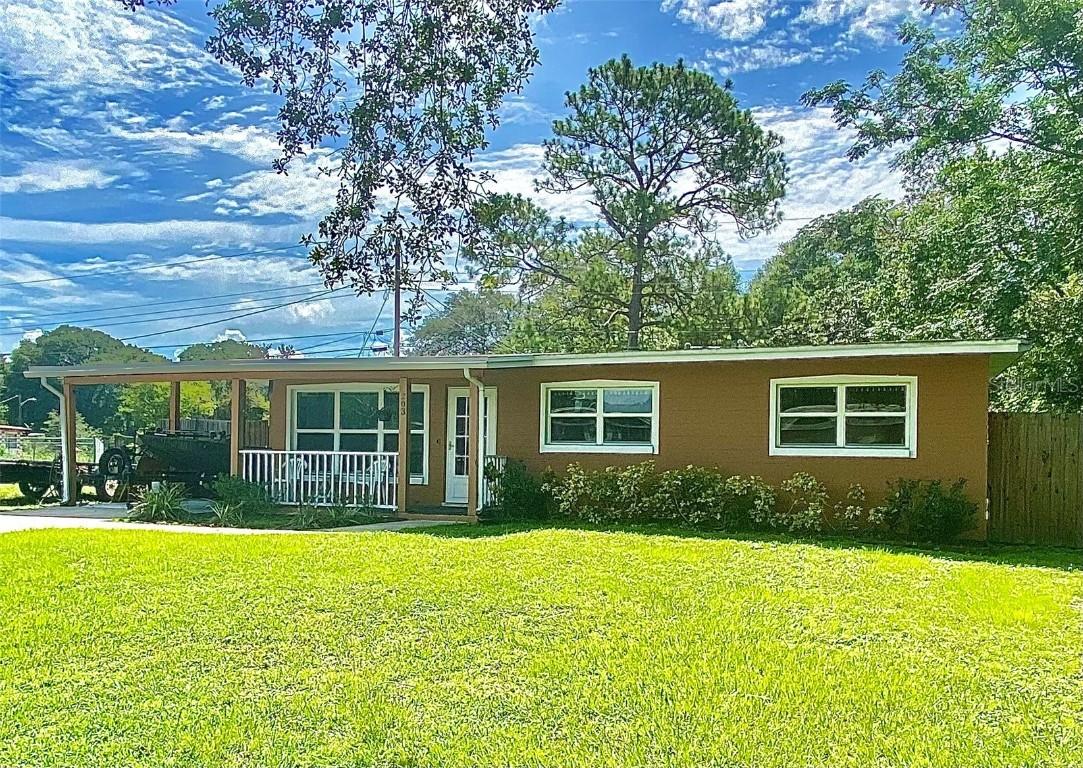 203 Oakland Ave., Sanford, FL 32773