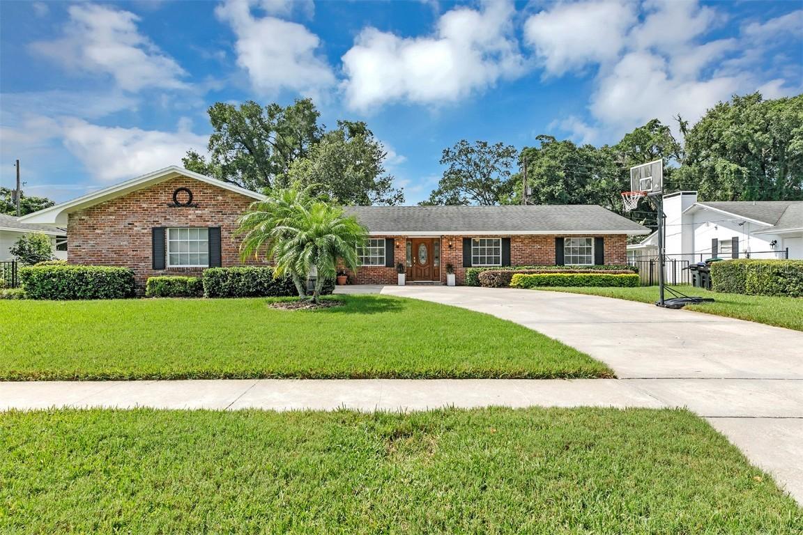 826 Sweetbriar Rd., Orlando, FL 32806