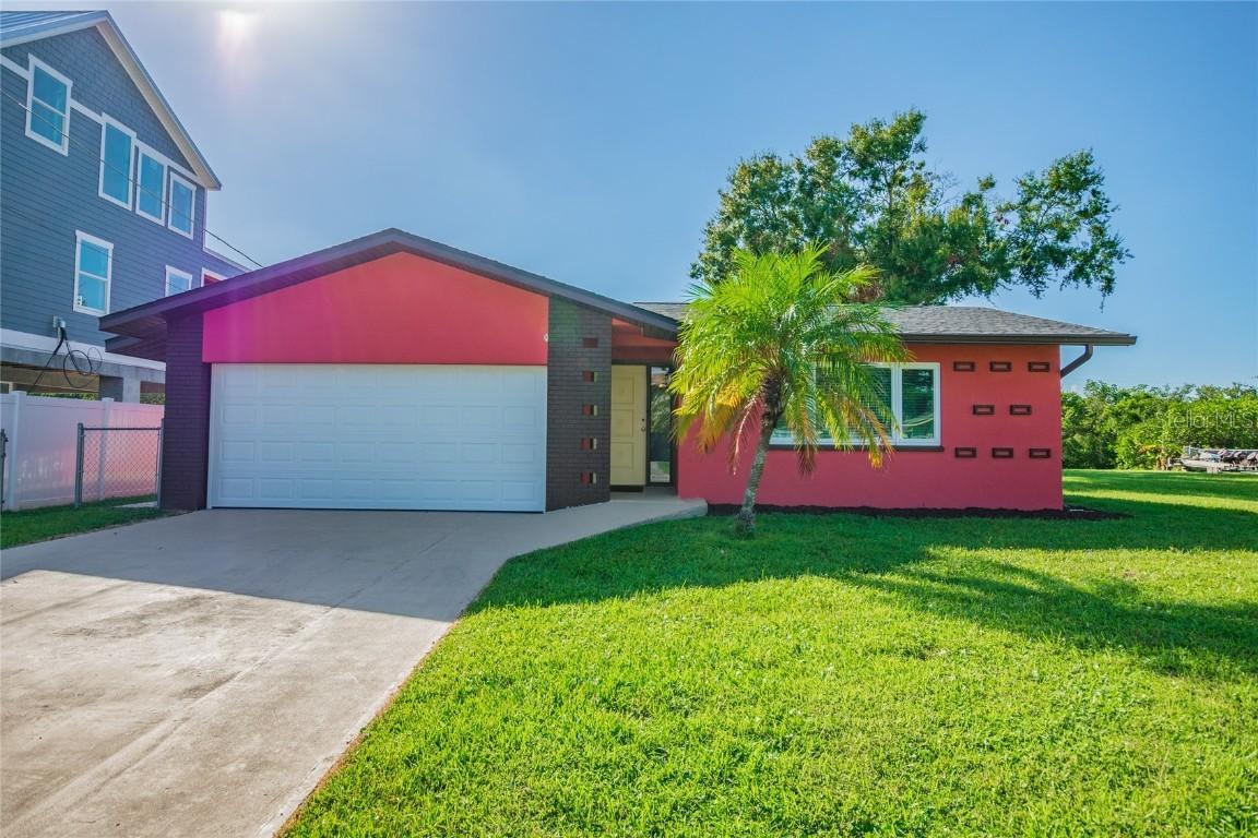815 Seabreeze Dr., Ruskin, FL 33570