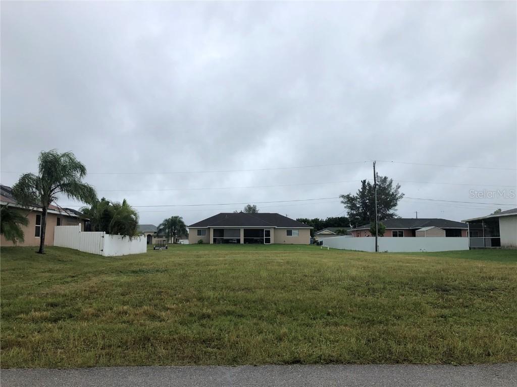 2123 NE 14th Pl., Cape Coral, FL 33909