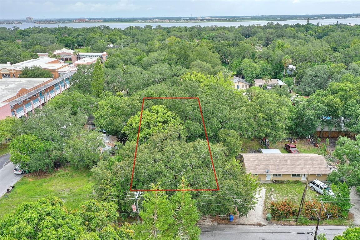 1709 7th Ave., Bradenton, FL 34208