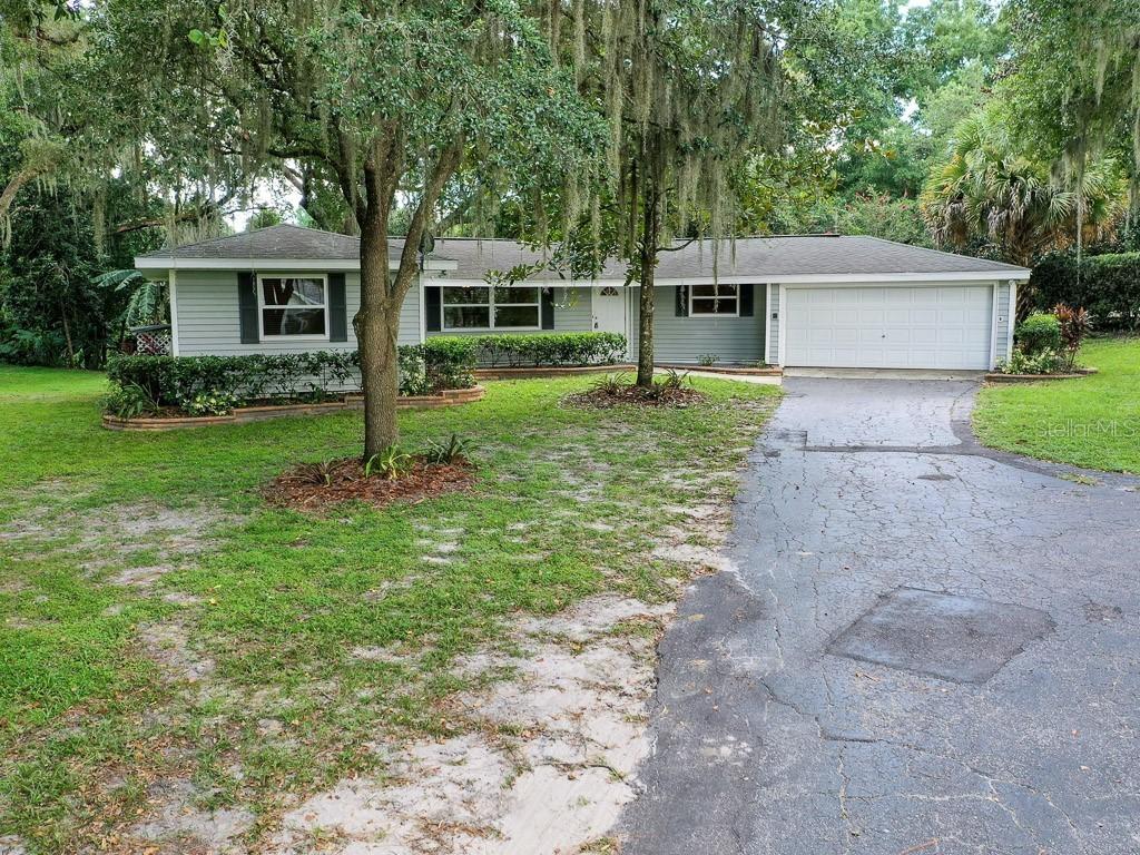 704 Summit Ct., Mount Dora, FL 32757