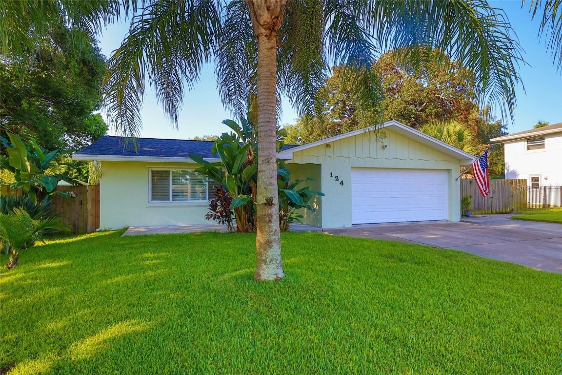 124 Virginia St., Edgewater, FL 32132