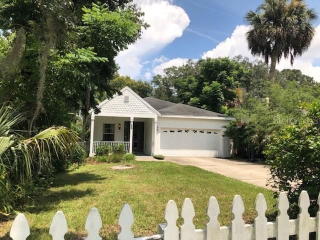 322 N Rhodes St., Mount Dora, FL 32757