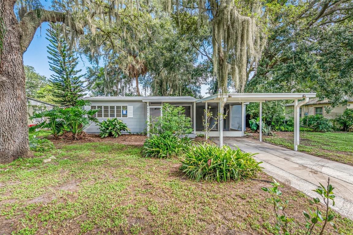 904 Valencia Rd., Plant City, FL 33563