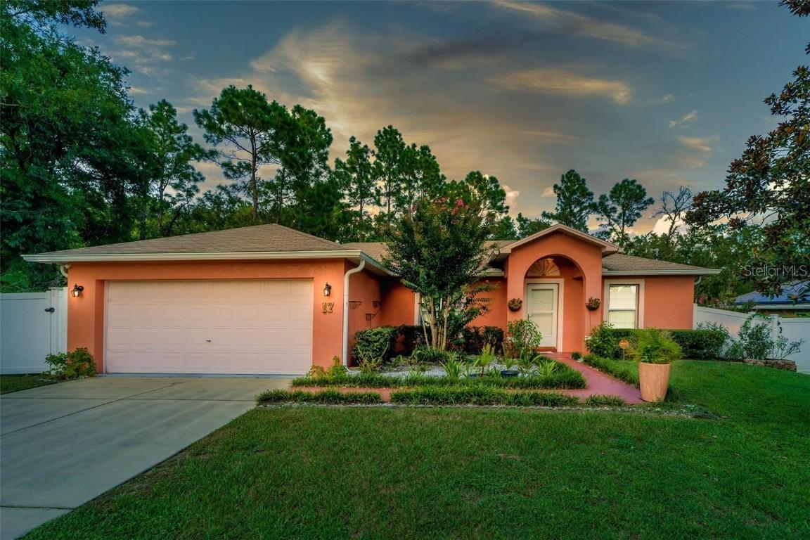 17 Hemlock Loop Course, Ocala, FL 34472