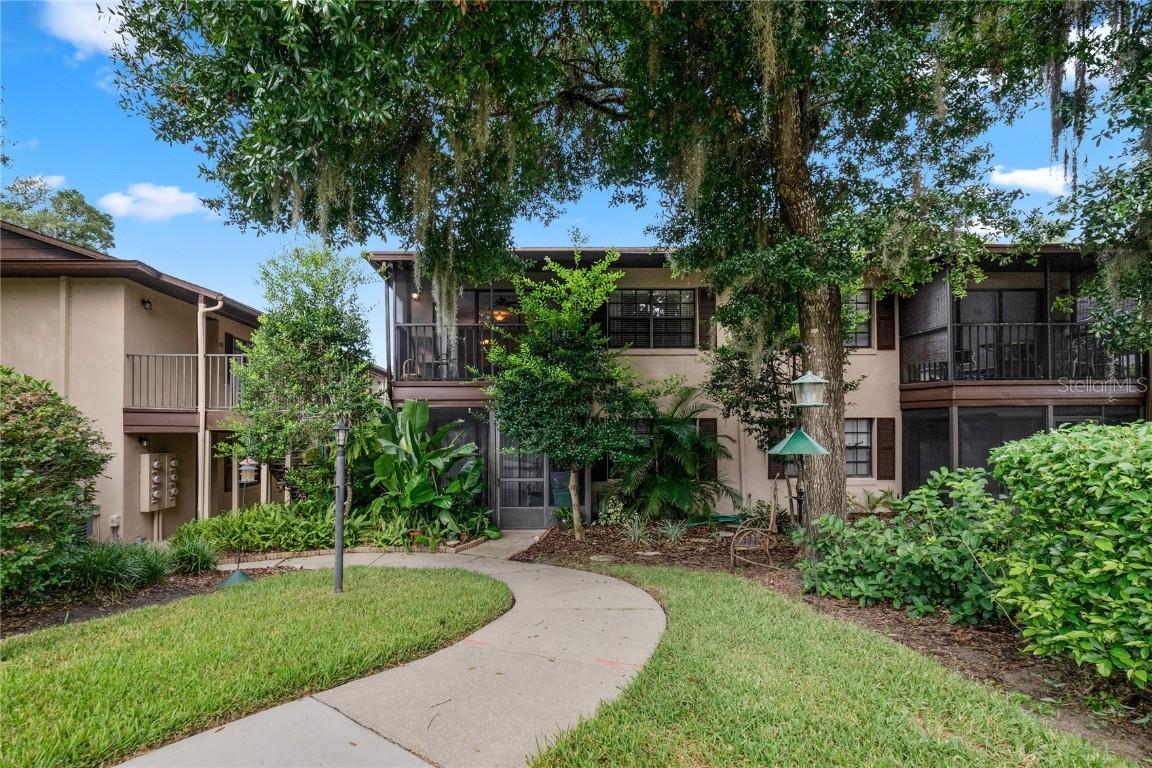 225 E 10th Ave. #D2, Mount Dora, FL 32757