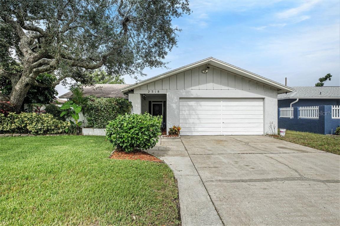 2318 Moore Haven Dr., Clearwater, FL 33763