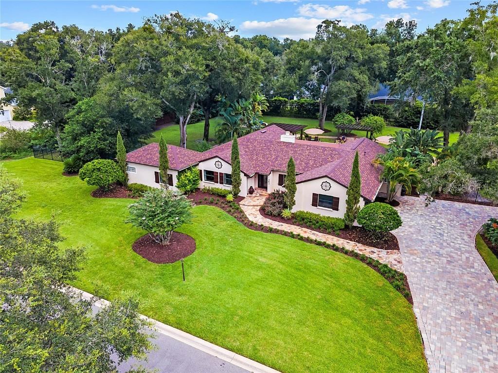 383 Hillcrest Dr., Oviedo, FL 32765